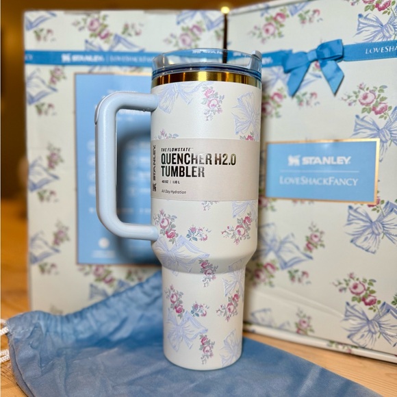 🌸STANLEY x Love ShackFancy 🌸 Limited Edition 40 oz Tumbler Rosa Beaux Blue NWT - Picture 3 of 7